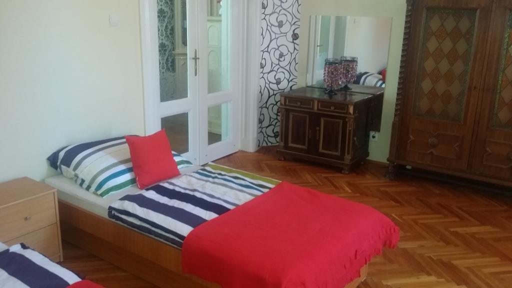 Horvath Apartmanhaz Hotel Kaposvár Buitenkant foto