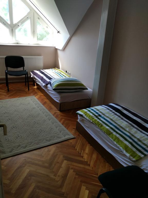 Horvath Apartmanhaz Hotel Kaposvár Buitenkant foto