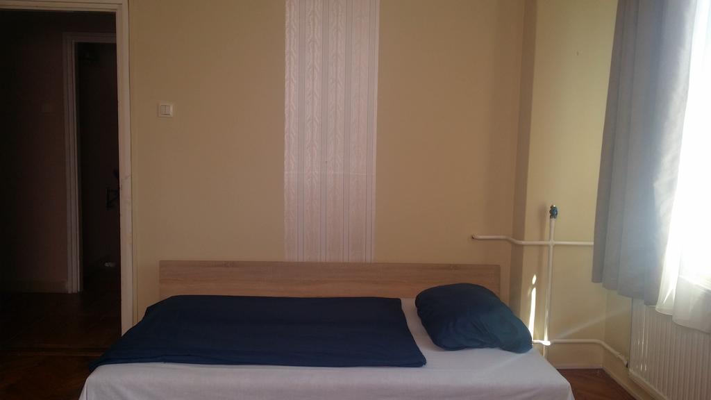Horvath Apartmanhaz Kaposvár Buitenkant foto