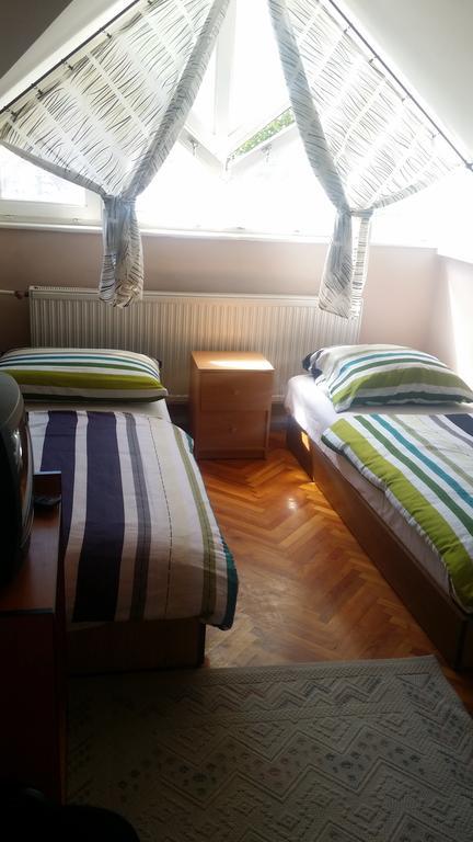 Horvath Apartmanhaz Kaposvár Buitenkant foto